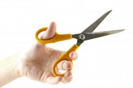 как правилно да държи ножица бръснар