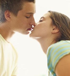 Някои препоръки как да направите човек хубав по време на целувка