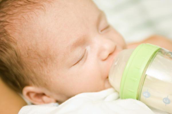 Лактозна недостатъчност при бебето: какво да направите?